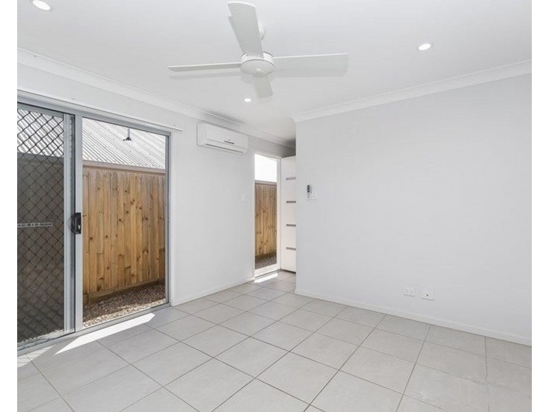 1&2/11 Awoonga Crescent, Morayfield QLD 4506