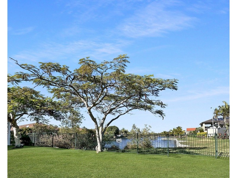 39/56 Biggs Ave, Beachmere QLD 4510