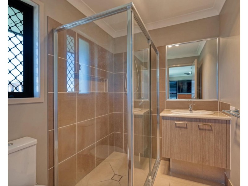 5 Seacrest Court, Banksia Beach QLD 4507