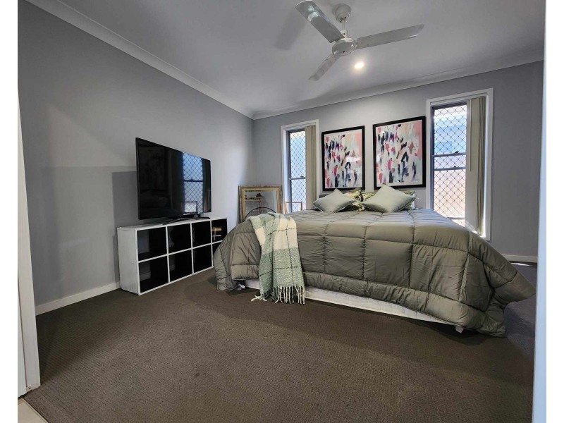 35 Lakeview Road, Morayfield QLD 4506