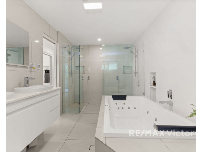 19 Eclipse Street, Bridgeman Downs QLD 4035