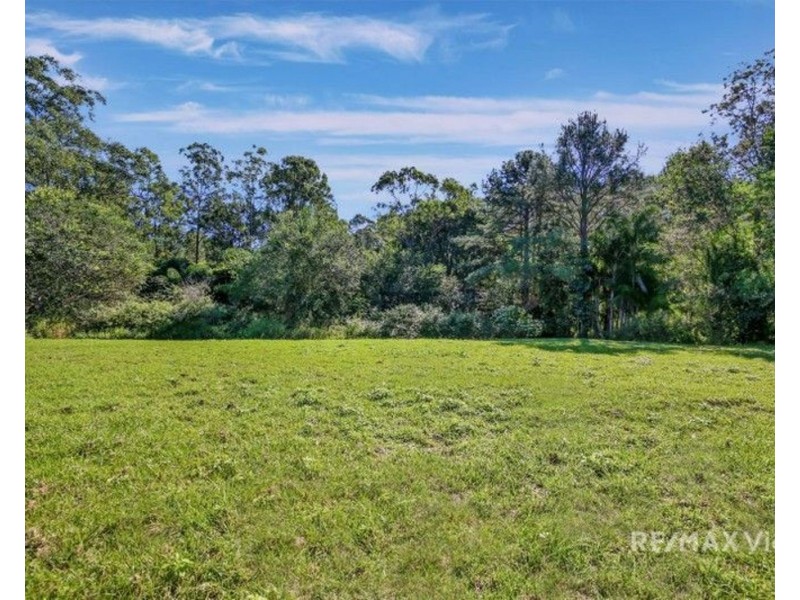 18 Greenfield Drive, Caboolture QLD 4510