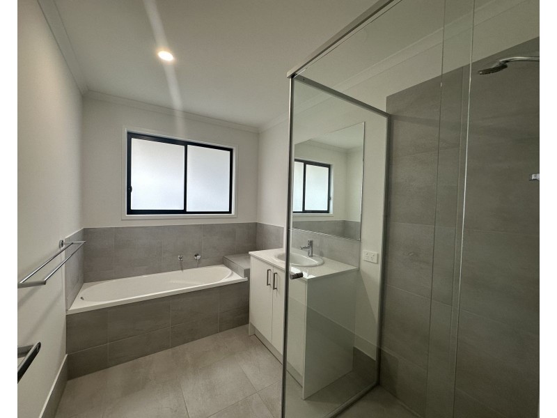 10 Rana Street, Morayfield QLD 4506