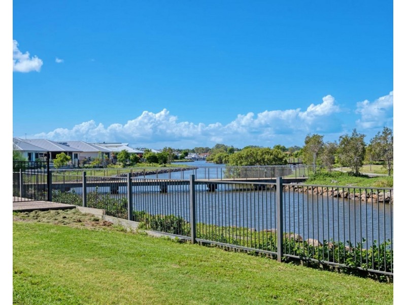 5 Seacrest Court, Banksia Beach QLD 4507
