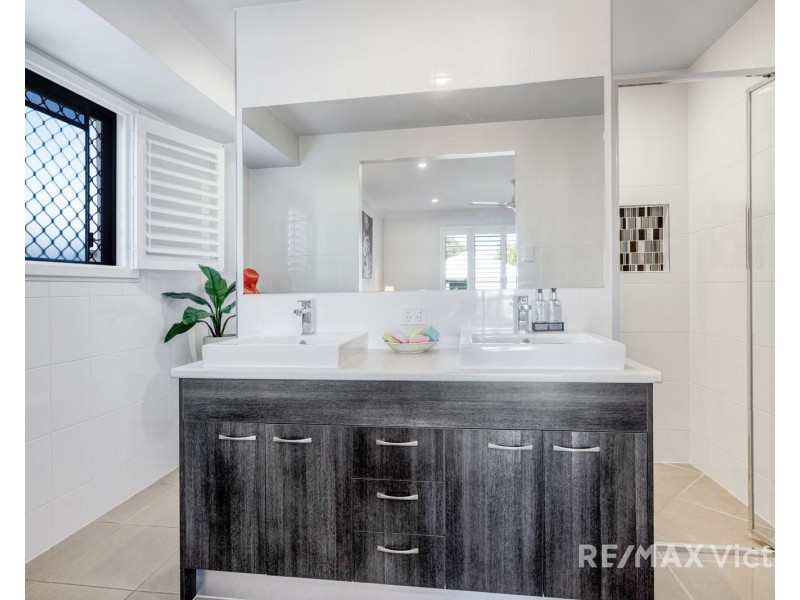 37 Foxtail Crescent, Banksia Beach QLD 4507