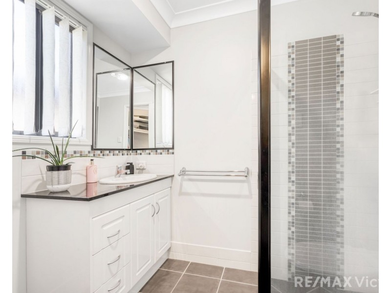 276 Bestmann Road, Sandstone Point QLD 4511