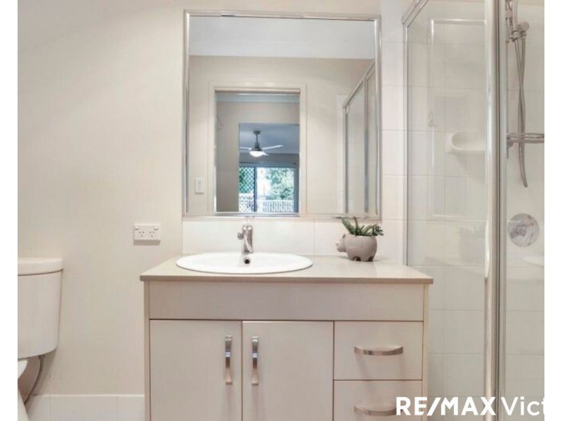 1/9 Progress Avenue, Beachmere QLD 4510