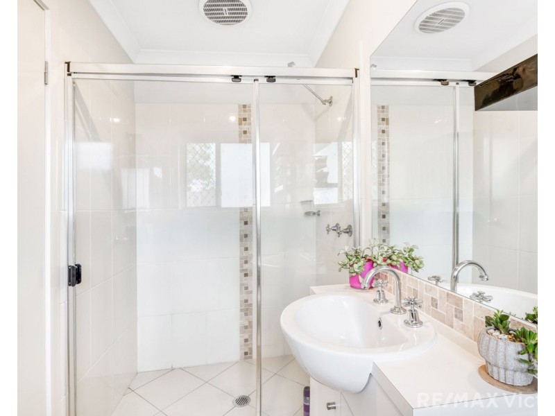 53 Sandstone Boulevard, Ningi QLD 4511