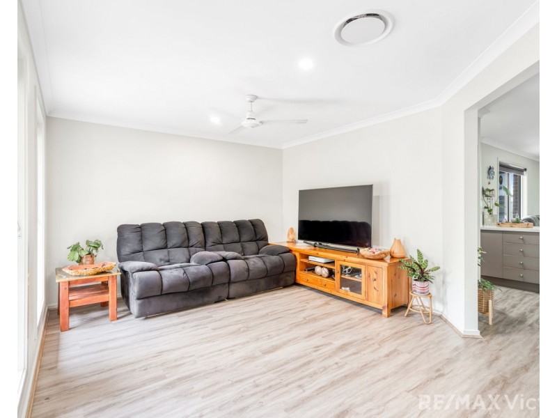 53 Sandstone Boulevard, Ningi QLD 4511