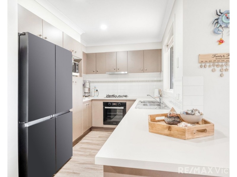 53 Sandstone Boulevard, Ningi QLD 4511