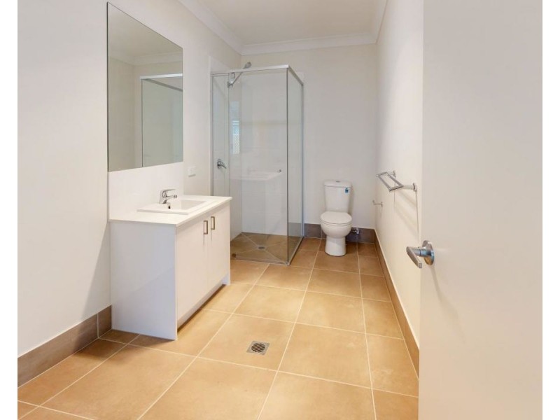 2/9 Vincent, Caboolture QLD 4510