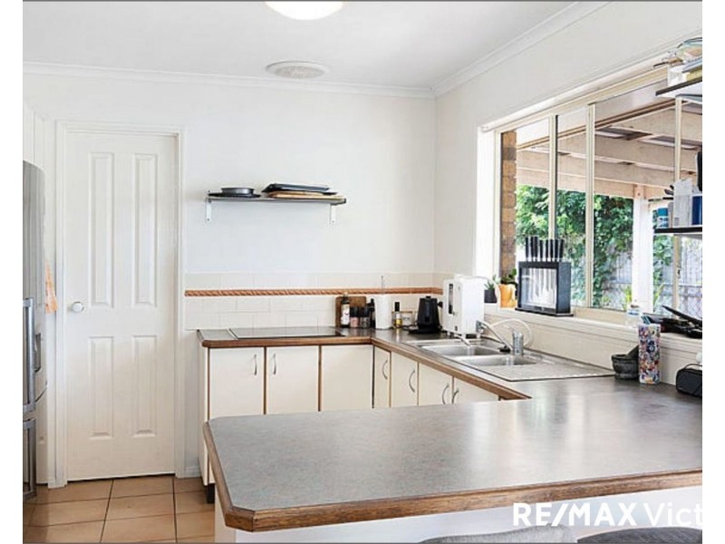 2 Beagle Avenue, Banksia Beach QLD 4507