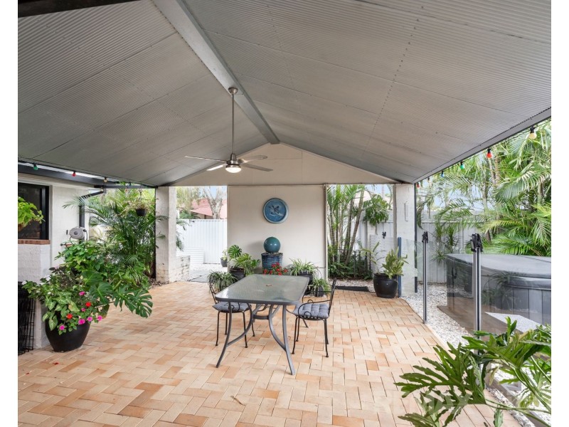 2 Mainbrace Court, Banksia Beach QLD 4507