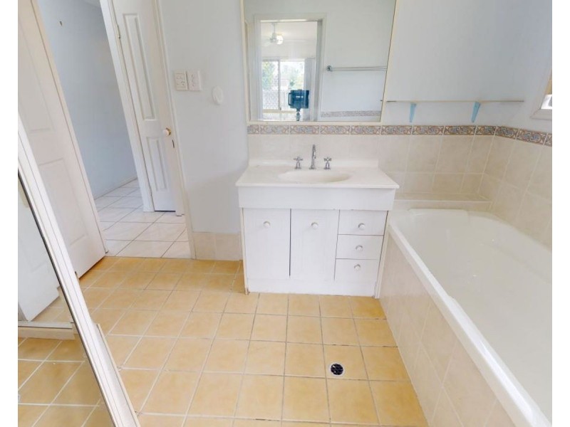 5 Barossa Cres, Caboolture South QLD 4510