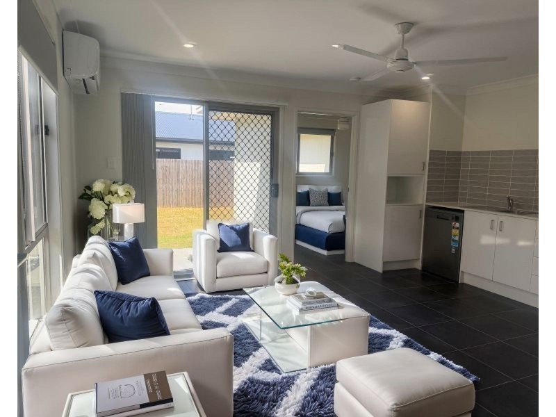 2/3 finch Street, Caboolture QLD 4510