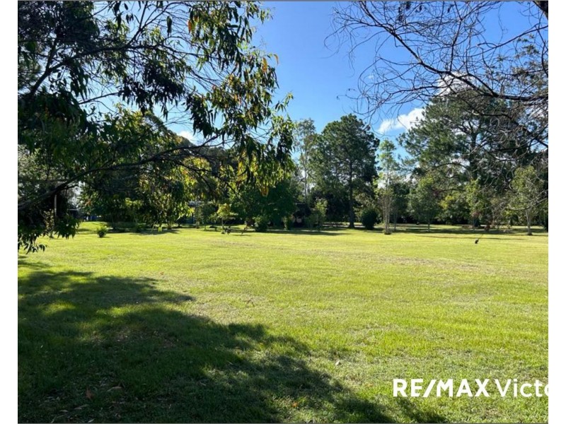 13 Griffin Road, Blackbutt QLD 4306