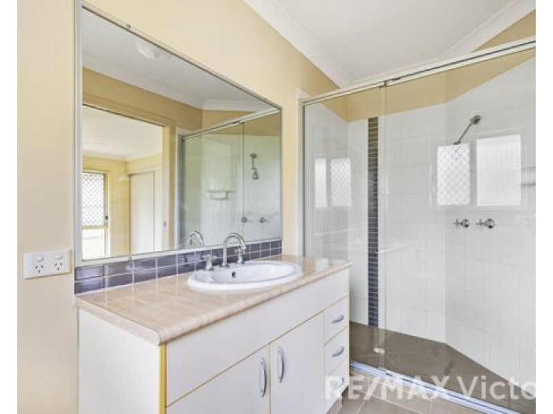 16 Silkyoak Drive, Morayfield QLD 4506