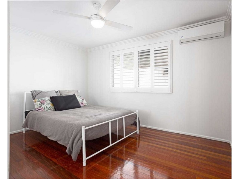 61a Griffith Street, Scarborough QLD 4020