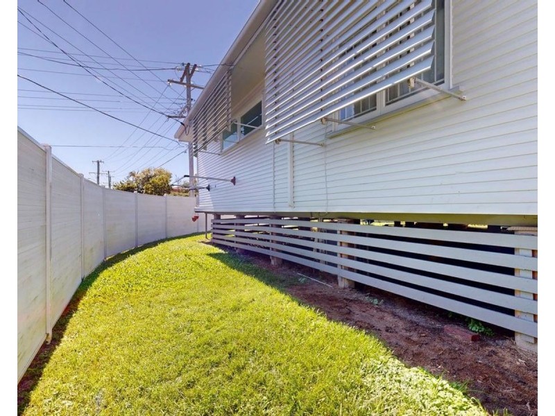 61a Griffith Street, Scarborough QLD 4020