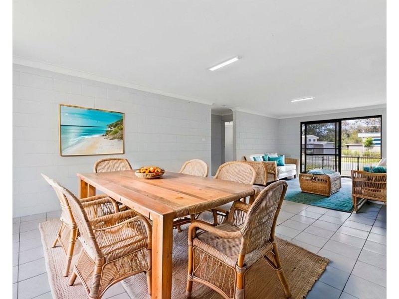 17 Delisser Ave, Toorbul QLD 4510