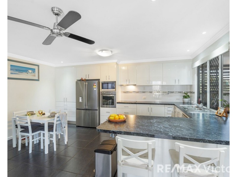 15 Sandpiper Street, Beachmere QLD 4510