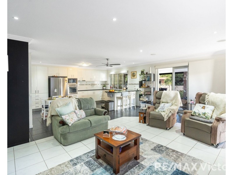 15 Sandpiper Street, Beachmere QLD 4510