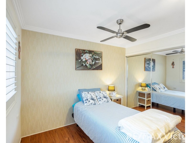 15 Sandpiper Street, Beachmere QLD 4510