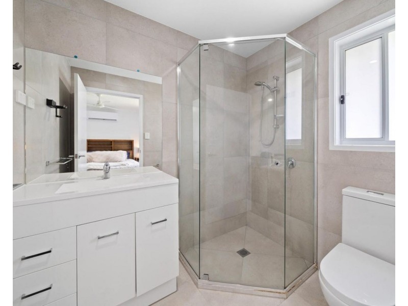 15 Dora Street, Morayfield QLD 4506