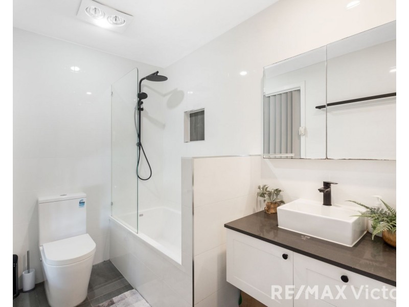 17 Gibson Street, Beachmere QLD 4510