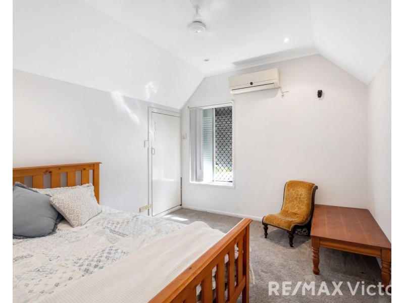 17 Gibson Street, Beachmere QLD 4510