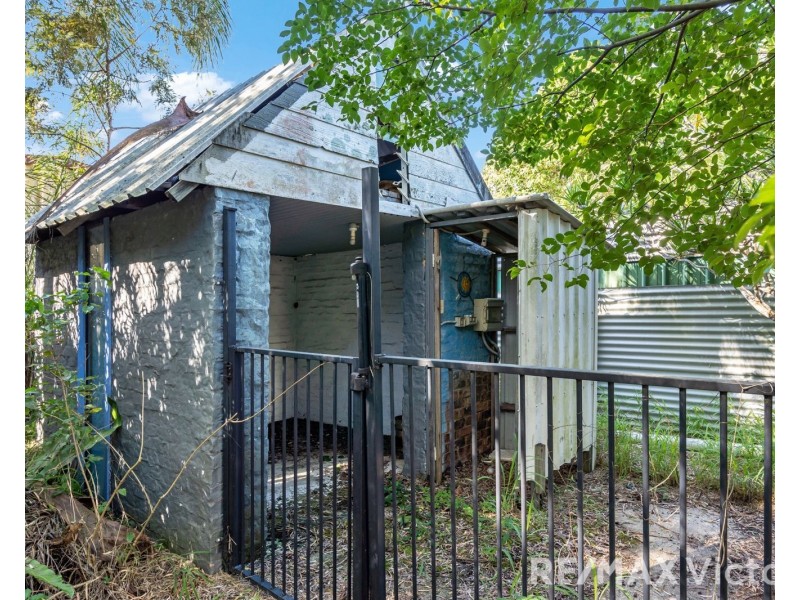 17 Gibson Street, Beachmere QLD 4510