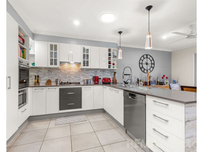 2/11 Nandina Court, Morayfield QLD 4506