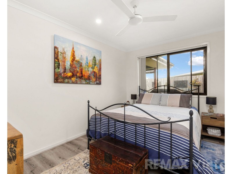 2/11 Nandina Court, Morayfield QLD 4506