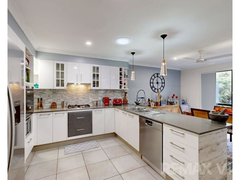 2/11 Nandina Court, Morayfield QLD 4506