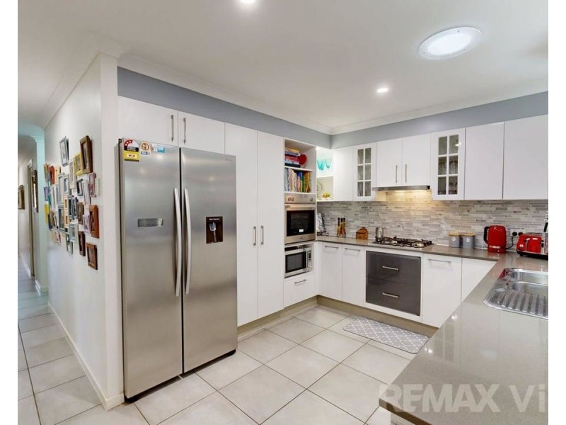 2/11 Nandina Court, Morayfield QLD 4506