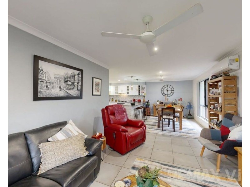 2/11 Nandina Court, Morayfield QLD 4506
