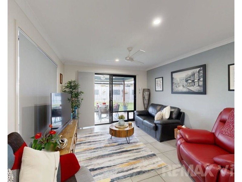 2/11 Nandina Court, Morayfield QLD 4506