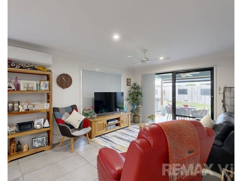 2/11 Nandina Court, Morayfield QLD 4506