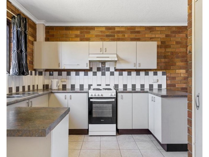 2/45 Lower King Street, Caboolture QLD 4510