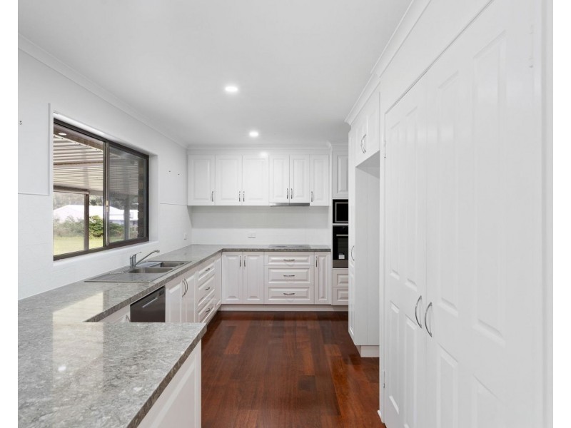 9 Mcloughlin Road, Morayfield QLD 4506
