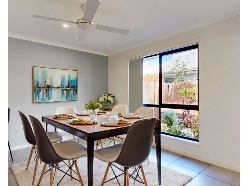 2/11 Nandina Court, Morayfield QLD 4506