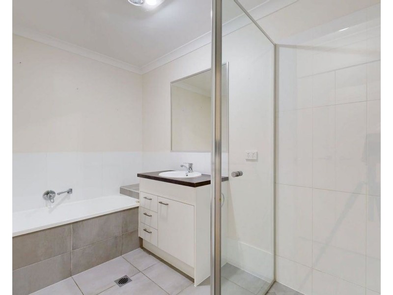 2/11 Nandina Court, Morayfield QLD 4506