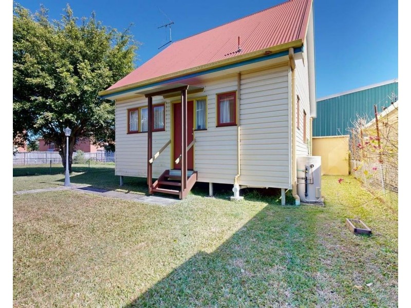 6 McPherson Street, Caboolture QLD 4510