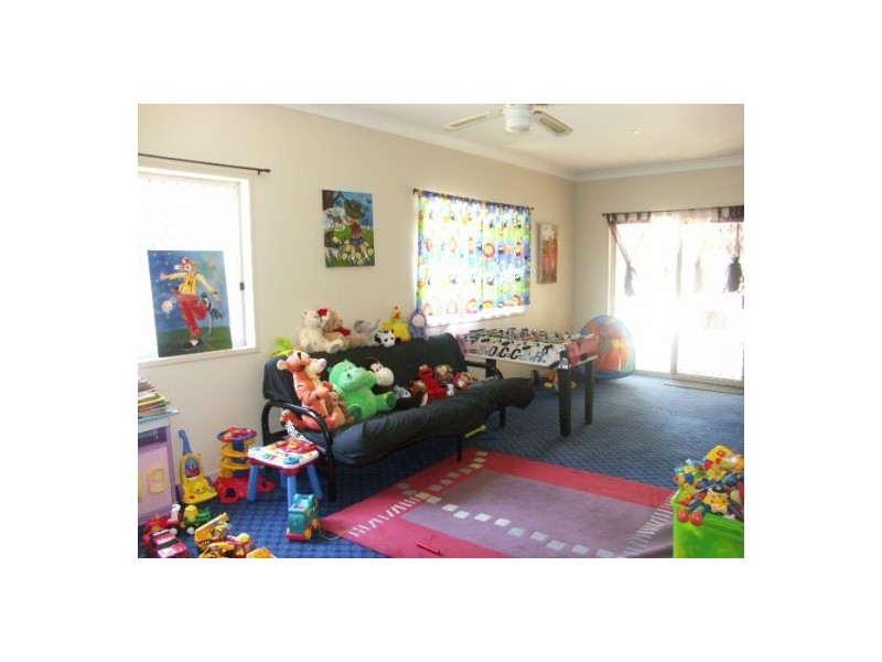 2 Mansfield Rd, Elimbah QLD 4516