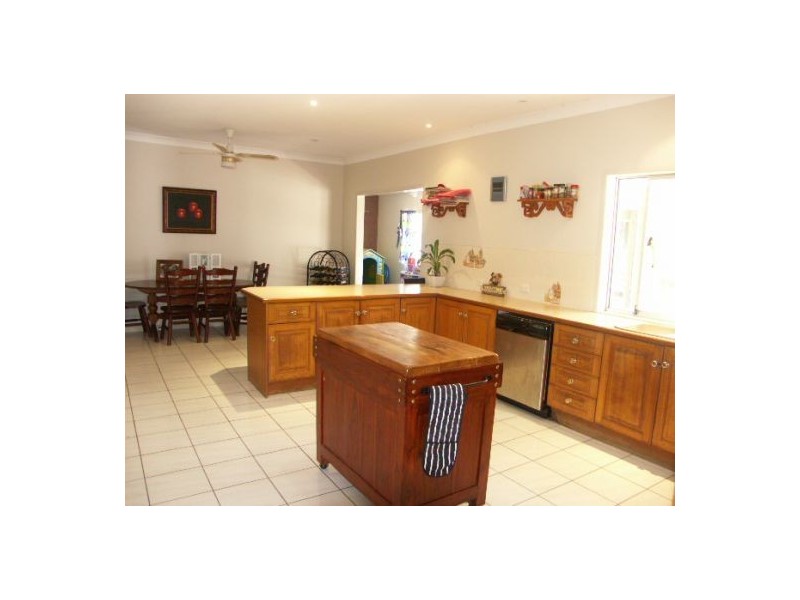 2 Mansfield Rd, Elimbah QLD 4516