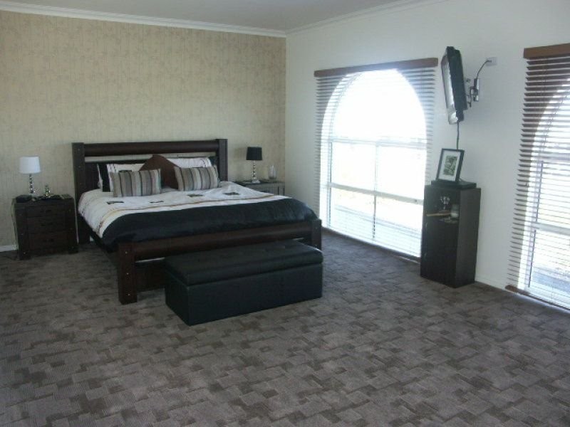 68-70 Shaun Pde, Elimbah QLD 4516