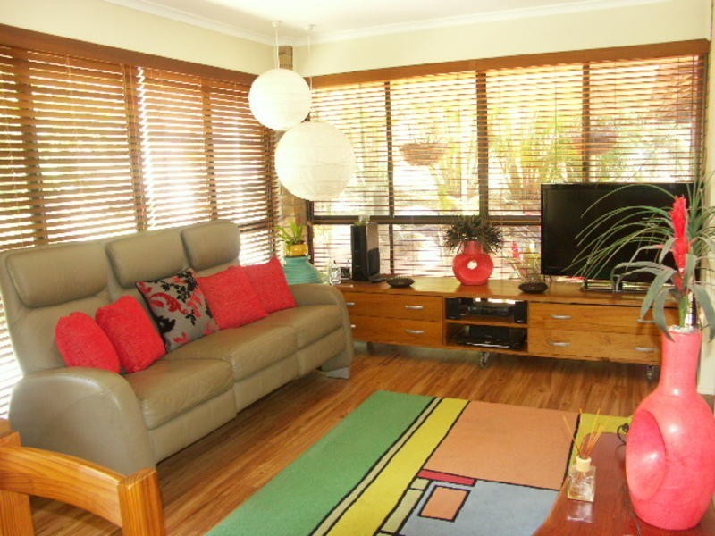 1 Hatchman Court, Elimbah QLD 4516