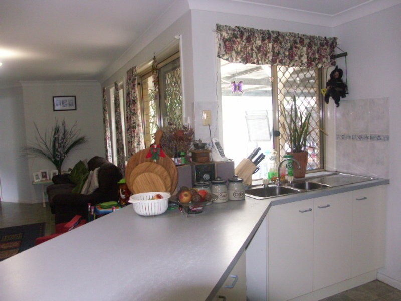 3 Scotts Ct, Kallangur QLD 4503