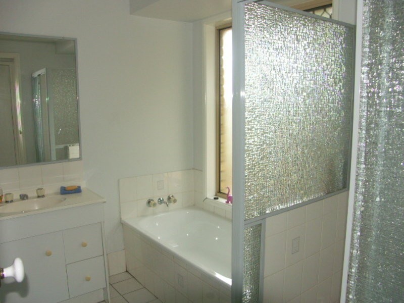 3 Scotts Ct, Kallangur QLD 4503