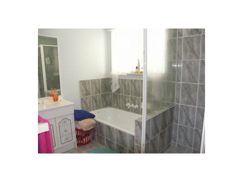 21 Bade Cres, Elimbah QLD 4516